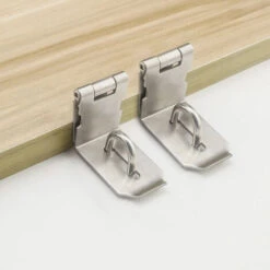 90 Degrés Moraillon De Cadenas Avec Cadenas Et Vis, Moraillon De Loquet De Porte En Acier Inox, Moraillon Cadenas à Angle Droit Indéformable Pour Porte En Bois, Jardin, Fenêtres, Armoires, Garage LO-R -Optimal Serrures Magasin 56773538 5